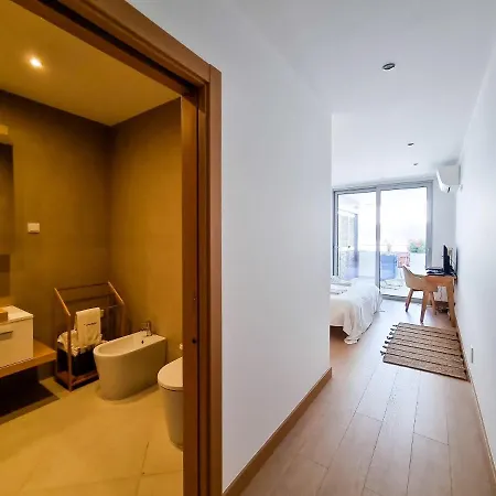 Flh Flat With Terrace * Lagos